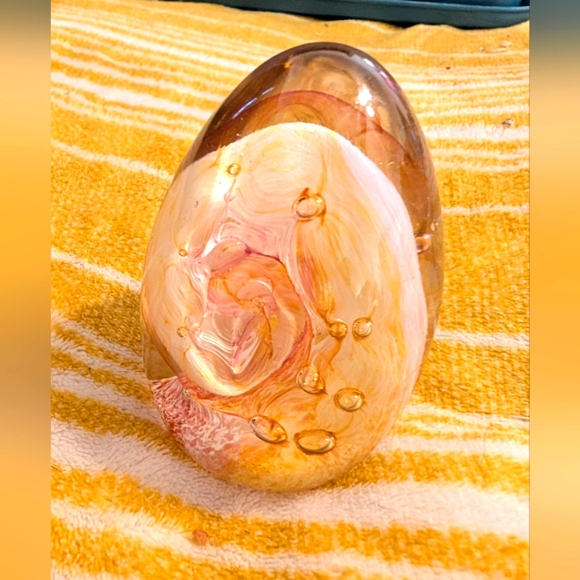 Pale pink and gold glass swirl paperweight - Picture 1 of 4